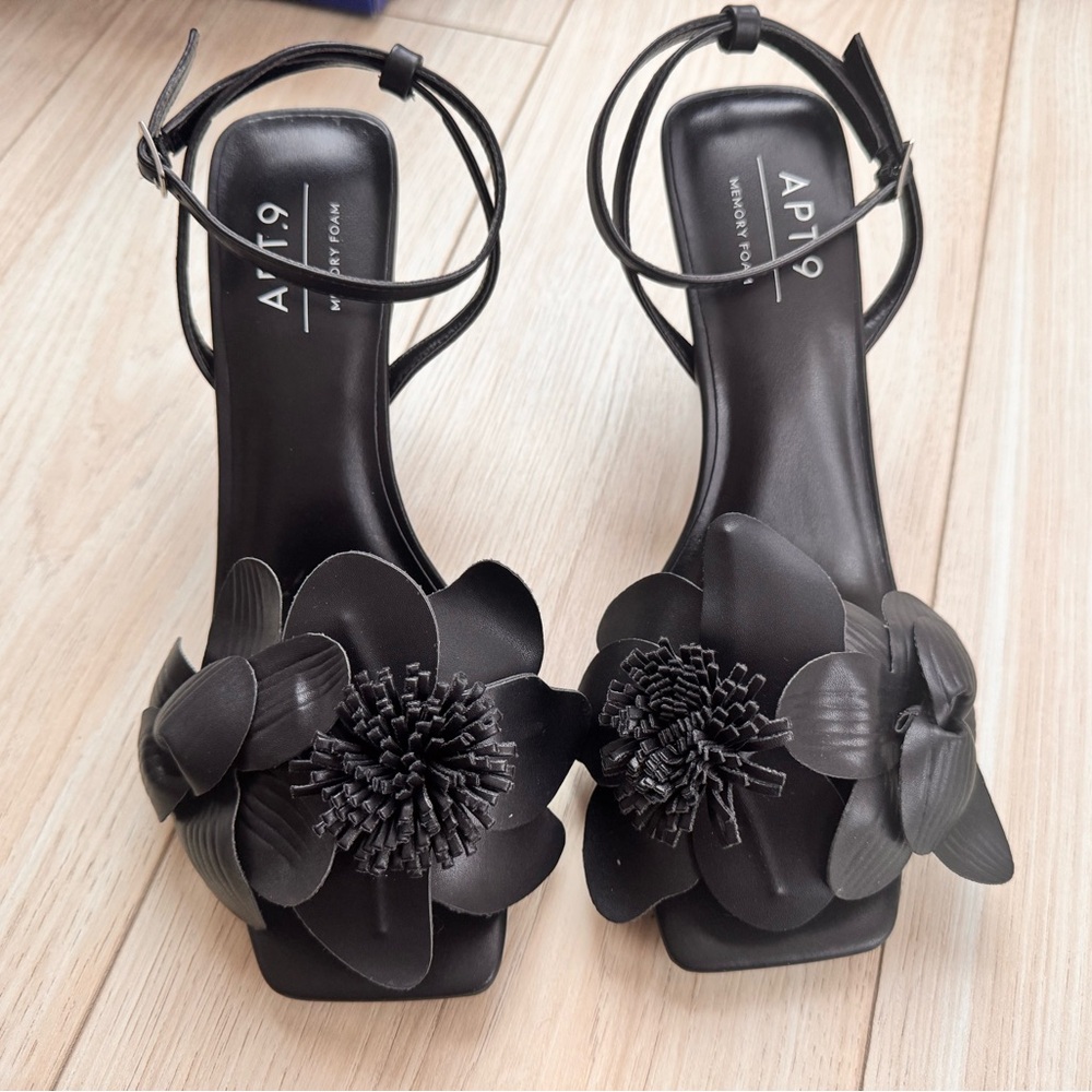 Apt. 9 Women's Black Floral Heels
